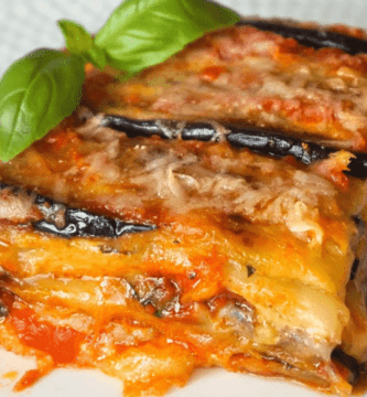 Ricetta delle lasagne di melanzane e formaggio nella friggitrice ad aria calda