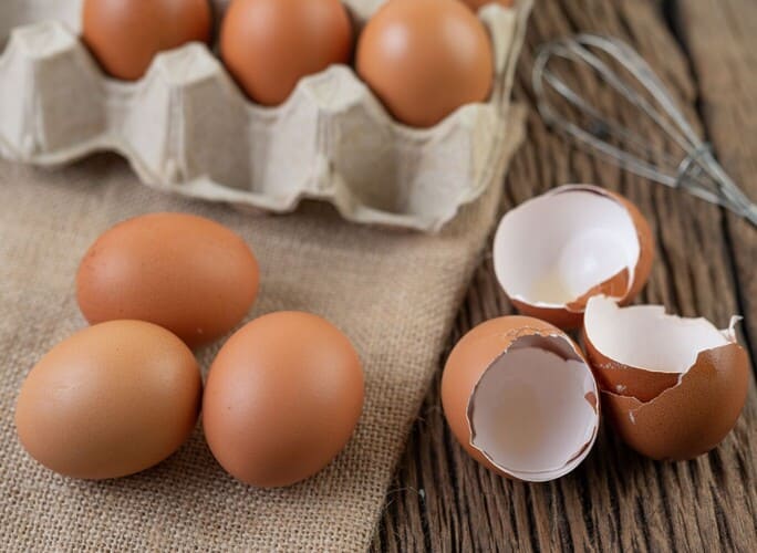 Perché le uova a volte sono sporche e cosa fare se ne incontrate una senza olio in senzaolio.it